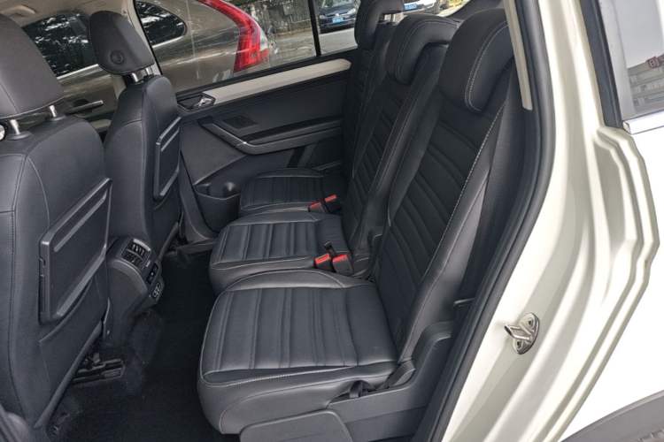Used Volkswagen Touran 2018 Volkswagen Touran L 280TSI DSG Boundary Luxury Edition 7 Seats China VI Standard Left Rear Seat