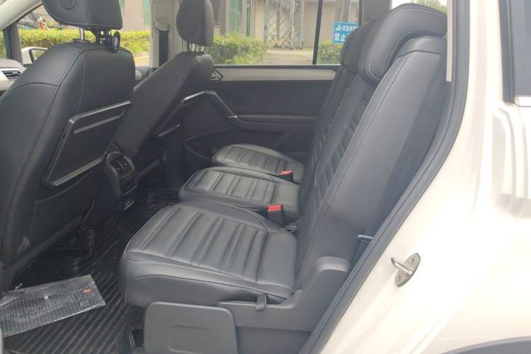 Used Volkswagen Touran 2018 Volkswagen Touran L 280TSI DSG Boundary Edition 7 Seats China VI Standard Left Rear Seat