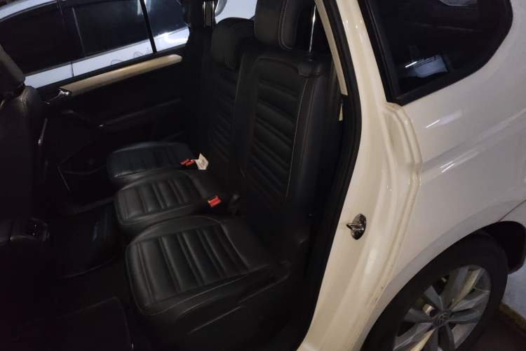 Used Volkswagen Touran 2018 Volkswagen Touran L 280TSI DSG Comfort Edition 7 Seats China VI Standard Left Rear Seat
