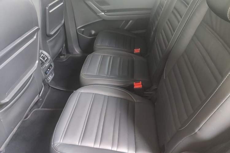 Used Volkswagen Touran 2018 Volkswagen Touran L 280TSI DSG Comfort Edition 7-seater Left Rear Seat