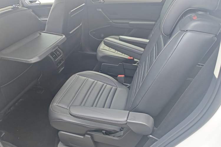 Used Volkswagen Touran 2018 Volkswagen Touran L 280TSI DSG Boundary Edition 6-Seater China VI Standard Left Rear Seat
