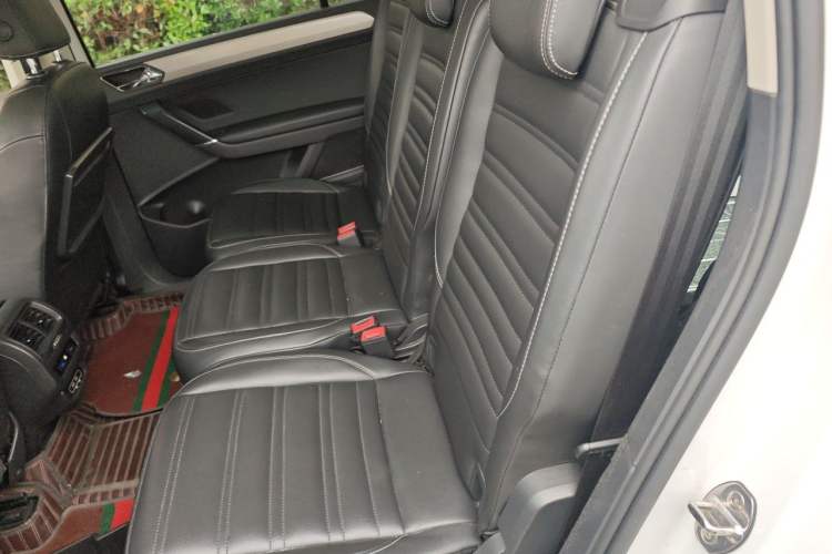 Used Volkswagen Touran 2018 Volkswagen Touran L 280TSI DSG Comfort Edition 7 Seats China V Emission Standard Left Rear Seat