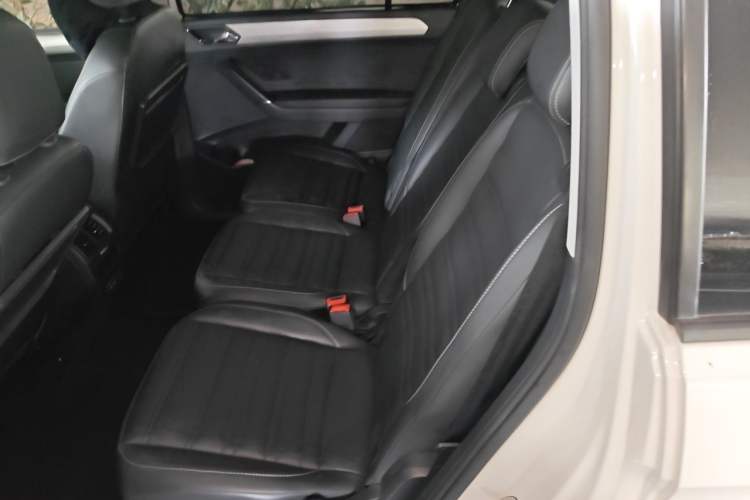 Used Volkswagen Touran 2018 Volkswagen Touran L 280TSI DSG Comfort Edition 7 Seats China V Emission Standard Left Rear Seat