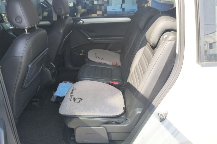 Used Volkswagen Touran 2018 Volkswagen Touran L 280TSI DSG Comfort Edition 7 Seats China V Emission Standard Left Rear Seat