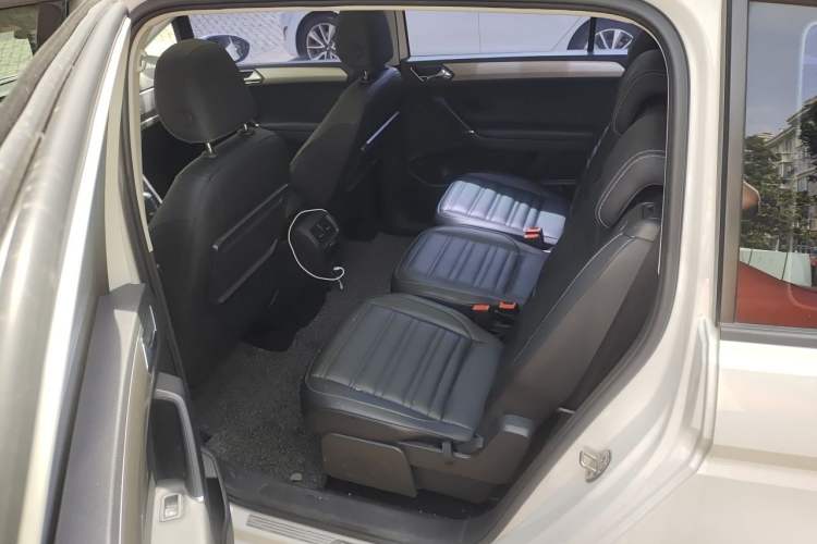 Used Volkswagen Touran 2018 Volkswagen Touran L 280TSI DSG Comfort Edition 7 Seats China V Emission Standard Left Rear Seat
