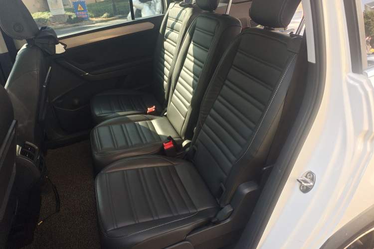 Used Volkswagen Touran 2018 Volkswagen Touran L 280TSI DSG Boundary Edition 7 Seats China V Emission Standard Left Rear Seat