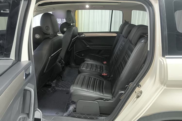Used Volkswagen Touran 2018 Volkswagen Touran L 280TSI DSG Boundary Edition 7 Seats China V Emission Standard Left Rear Seat
