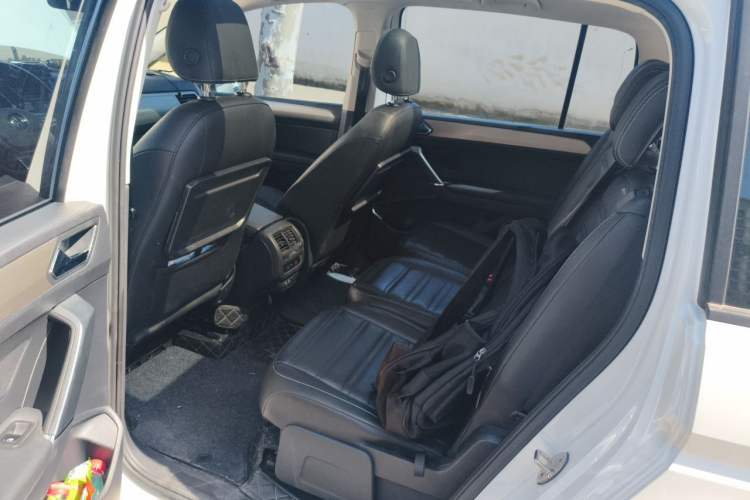 Used Volkswagen Touran 2018 Volkswagen Touran L 280TSI DSG Comfort Edition 7-seater Left Rear Seat