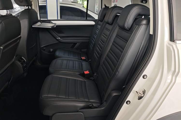 Used Volkswagen Touran 2018 Volkswagen Touran L 280TSI DSG Boundary Luxury Edition 7 Seats China V Emission Standard Left Rear Seat