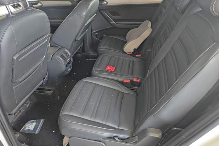 Used Volkswagen Touran 2018 Volkswagen Touran L 280TSI DSG Comfort Edition 7 Seats China V Emission Standard Left Rear Seat