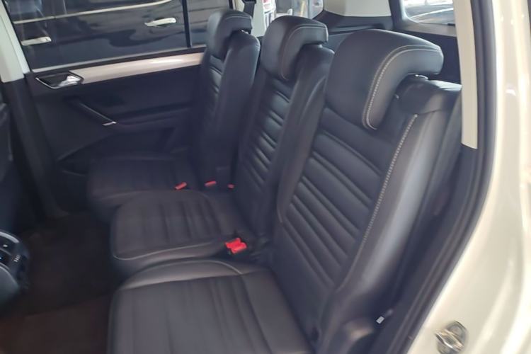 Used Volkswagen Touran 2018 Volkswagen Touran L 280TSI DSG Comfort Edition 7 Seats China V Emission Standard Left Rear Seat