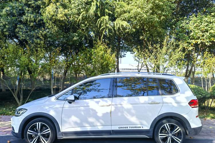 Used Volkswagen Touran 2018 Volkswagen Touran L 280TSI DSG Boundary Edition 6-Seater China VI Standard Left Side