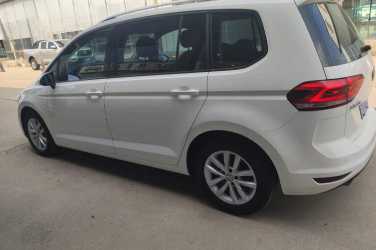 Used Volkswagen Touran 2018 Volkswagen Touran L 280TSI DSG Comfort Edition 7 Seats China VI Standard Left Side