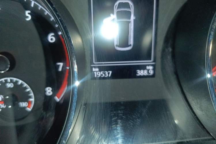 Used Volkswagen Touran 2018 Volkswagen Touran L 280TSI DSG Style Edition 7 Seats China VI Standard Odometer Close Up