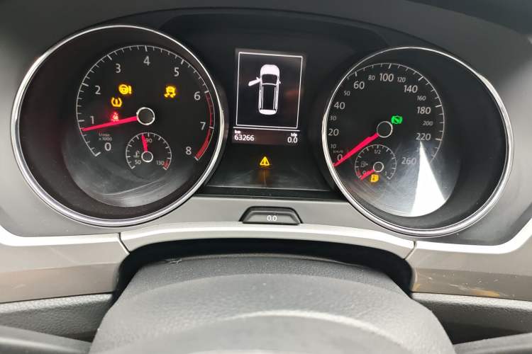 Used Volkswagen Touran 2018 Volkswagen Touran L 280TSI DSG Style Edition 7 Seats China V Emission Standard Odometer Close Up