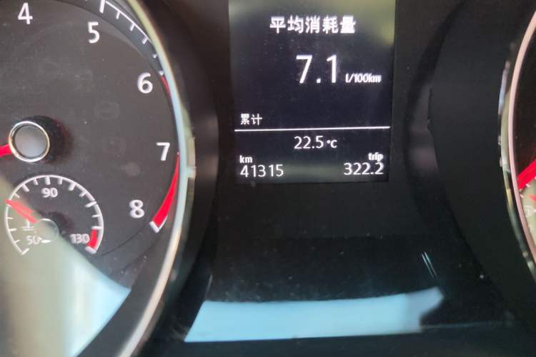 Used Volkswagen Touran 2018 Volkswagen Touran L 280TSI DSG Comfort Edition 7 Seats China V Emission Standard Odometer Close Up