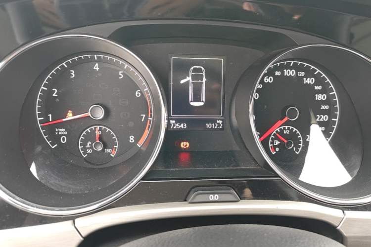 Used Volkswagen Touran 2018 Volkswagen Touran L 280TSI DSG Comfort Edition 6-seater Odometer Close Up
