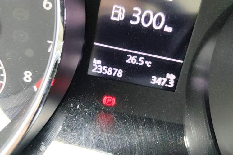 Used Volkswagen Touran 2018 Volkswagen Touran L 280TSI DSG Comfort Edition 7 Seats China VI Standard Odometer Close Up