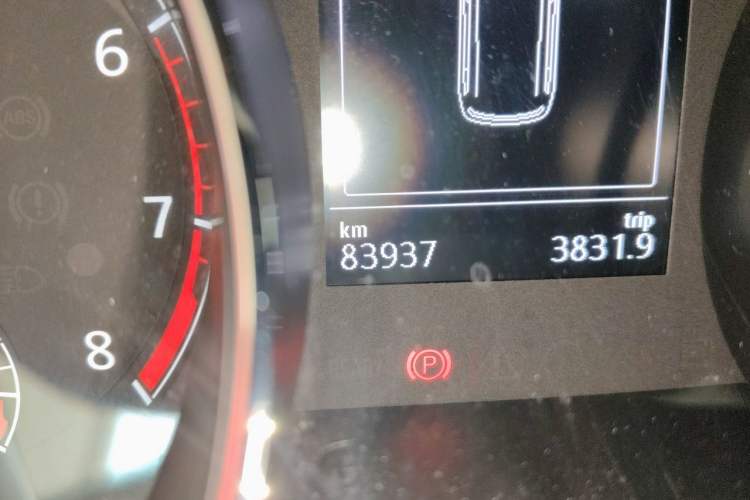 Used Volkswagen Touran 2018 Volkswagen Touran L 280TSI DSG Comfort Edition 7 Seats China V Emission Standard Odometer Close Up