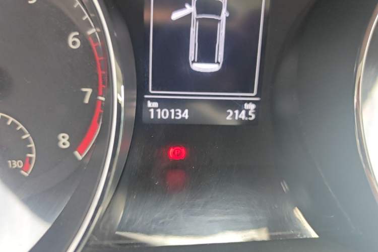 Used Volkswagen Touran 2018 Volkswagen Touran L 280TSI DSG Boundary Edition 6-Seater China VI Standard Odometer Close Up