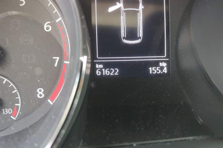 Used Volkswagen Touran 2018 Volkswagen Touran L 280TSI DSG Comfort Edition 7 Seats China VI Standard Odometer Close Up