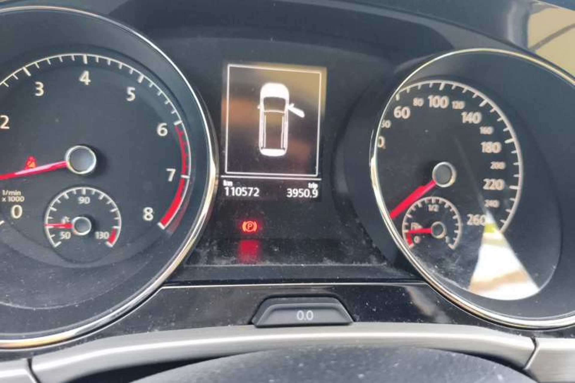 Used Volkswagen Touran 2018 Volkswagen Touran L 280TSI DSG Comfort Edition 7-seater Odometer Close Up
