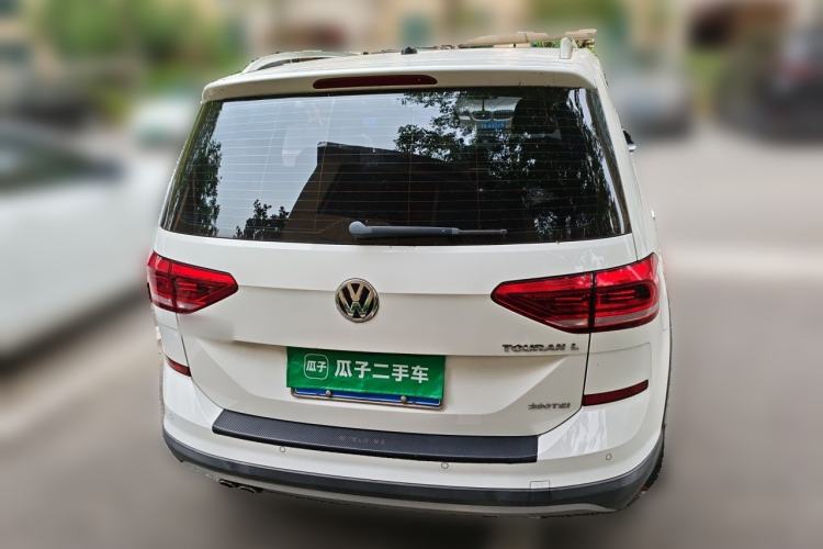 Used Volkswagen Touran 2018 Volkswagen Touran L 280TSI DSG Boundary Edition 7 Seats China VI Standard Rear