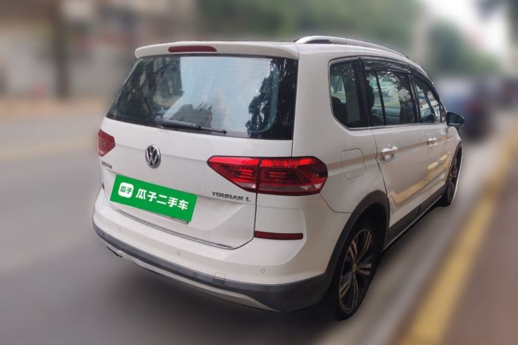 Used Volkswagen Touran 2018 Volkswagen Touran L 280TSI DSG Boundary Edition 7 Seats China VI Standard Rear Right 45 Deg