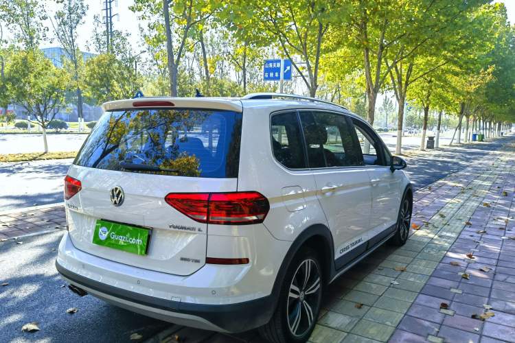 Used Volkswagen Touran 2018 Volkswagen Touran L 280TSI DSG Boundary Edition 6-Seater China VI Standard Rear Right 45 Deg