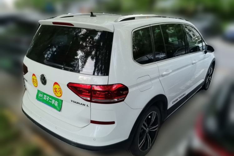 Used Volkswagen Touran 2018 Volkswagen Touran L 280TSI DSG Boundary Edition 7 Seats China VI Standard Rear Right 45 Deg
