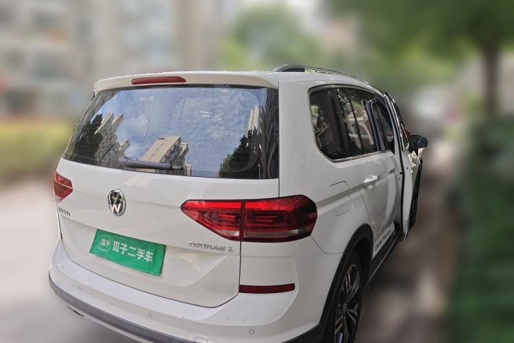 Used Volkswagen Touran 2018 Volkswagen Touran L 280TSI DSG Boundary Edition 7 Seats China VI Standard Rear Right 45 Deg