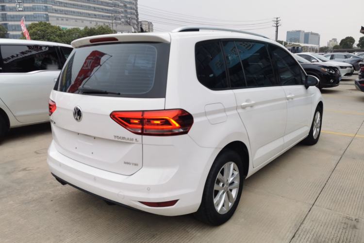 Used Volkswagen Touran 2018 Volkswagen Touran L 280TSI DSG Comfort Edition 7 Seats China VI Standard Rear Right 45 Deg