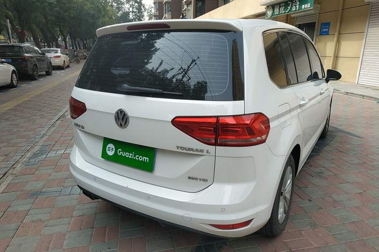 Used Volkswagen Touran 2018 Volkswagen Touran L 280TSI DSG Style Edition 7 Seats China VI Standard Rear Right 45 Deg