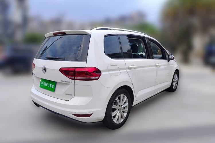 Used Volkswagen Touran 2018 Volkswagen Touran L 280TSI DSG Comfort Edition 7-seater Rear Right 45 Deg