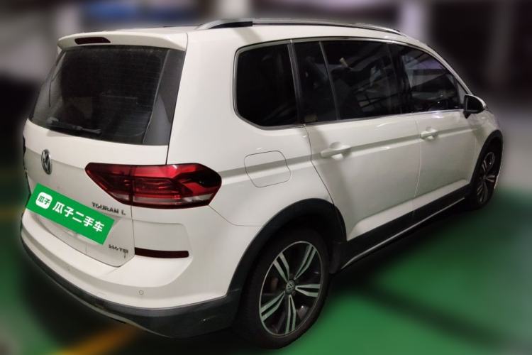 Used Volkswagen Touran 2018 Volkswagen Touran L 280TSI DSG Boundary Edition 7 Seats China VI Standard Rear Right 45 Deg