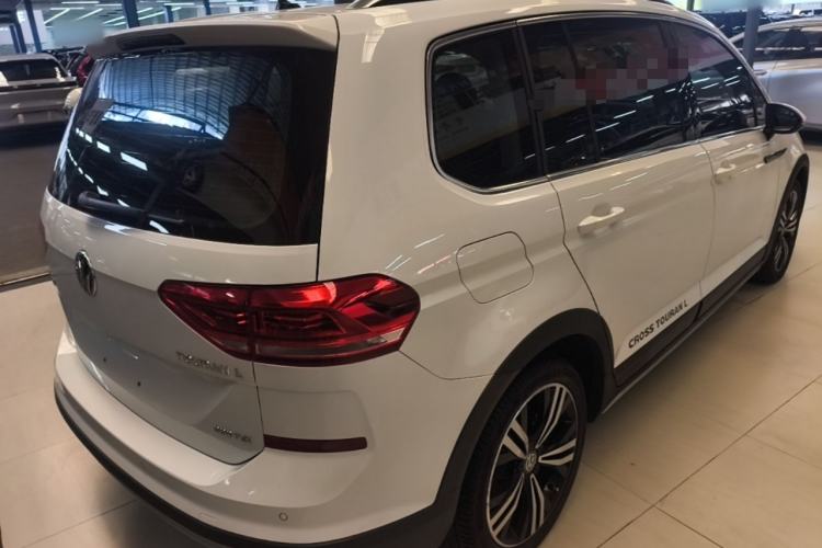 Used Volkswagen Touran 2018 Volkswagen Touran L 280TSI DSG Boundary Edition 7 Seats China VI Standard Rear Right 45 Deg