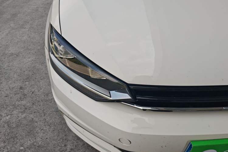 Used Volkswagen Touran 2018 Volkswagen Touran L 280TSI DSG Comfort Edition 7 Seats China V Emission Standard Right Front Headlight