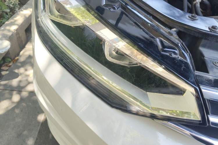 Used Volkswagen Touran 2018 Volkswagen Touran L 280TSI DSG Comfort Edition 6-seater Right Front Headlight