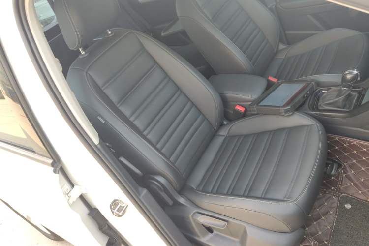 Used Volkswagen Touran 2018 Volkswagen Touran L 280TSI DSG Comfort Edition 7 Seats China VI Standard Right Front Seat