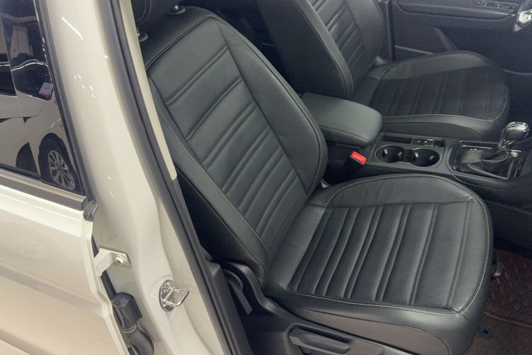Used Volkswagen Touran 2018 Volkswagen Touran L 280TSI DSG Comfort Edition 6-seater Right Front Seat