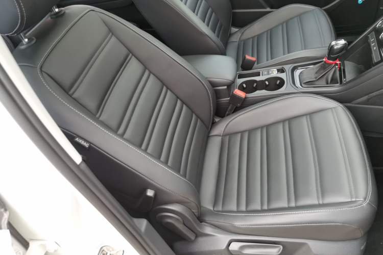 Used Volkswagen Touran 2018 Volkswagen Touran L 280TSI DSG Comfort Edition 7 Seats China VI Standard Right Front Seat