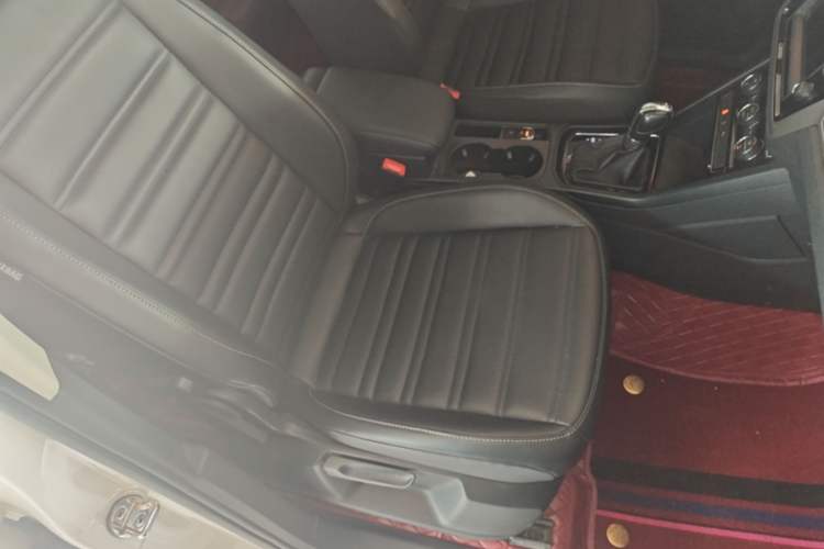 Used Volkswagen Touran 2018 Volkswagen Touran L 280TSI DSG Comfort Edition 7 Seats China VI Standard Right Front Seat
