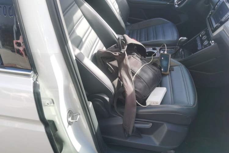 Used Volkswagen Touran 2018 Volkswagen Touran L 280TSI DSG Comfort Edition 7-seater Right Front Seat