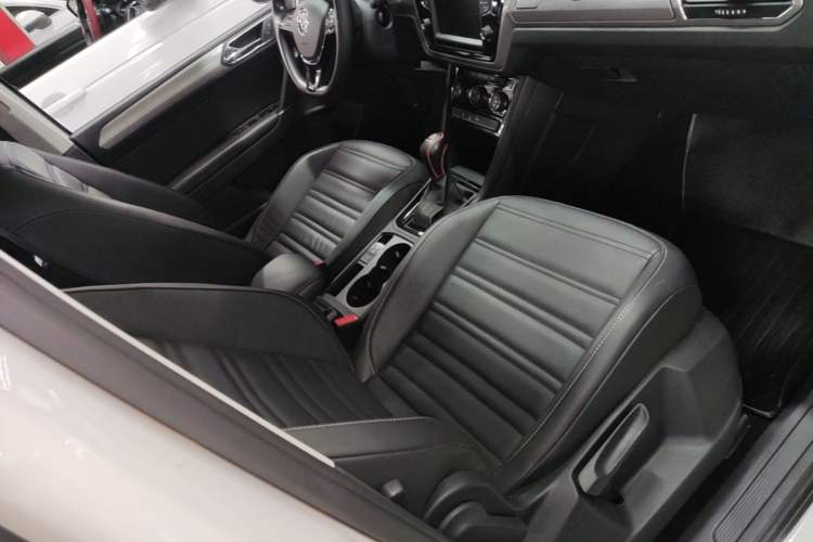 Used Volkswagen Touran 2018 Volkswagen Touran L 280TSI DSG Boundary Edition 6-Seater China VI Standard Right Front Seat