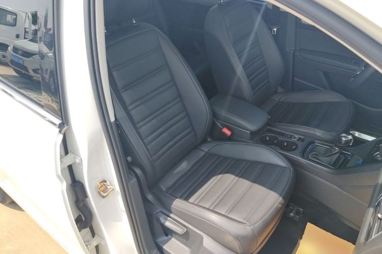 Used Volkswagen Touran 2018 Volkswagen Touran L 280TSI DSG Comfort Edition 7 Seats China V Emission Standard Right Front Seat