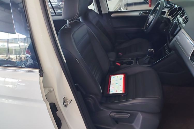 Used Volkswagen Touran 2018 Volkswagen Touran L 280TSI DSG Comfort Edition 7 Seats China V Emission Standard Right Front Seat