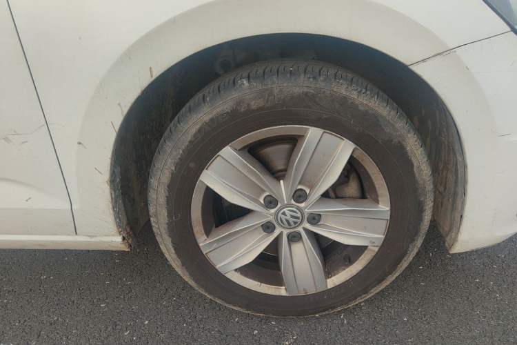 Used Volkswagen Touran 2018 Volkswagen Touran L 280TSI DSG Style Edition 7 Seats China V Emission Standard Right Front Wheel Hub