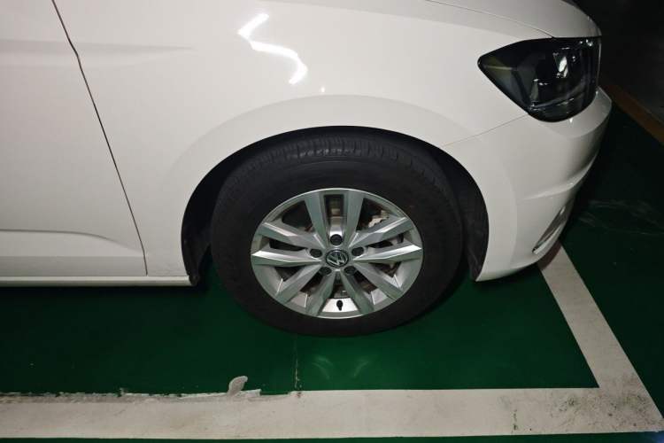 Used Volkswagen Touran 2018 Volkswagen Touran L 280TSI DSG Comfort Edition 7 Seats China V Emission Standard Right Front Wheel Hub