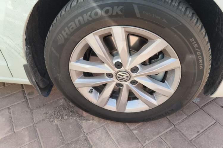 Used Volkswagen Touran 2018 Volkswagen Touran L 280TSI DSG Comfort Edition 7 Seats China V Emission Standard Right Front Wheel Hub