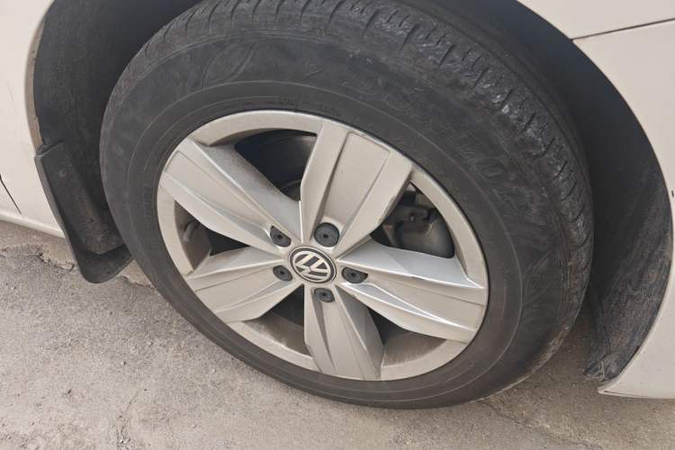 Used Volkswagen Touran 2018 Volkswagen Touran L 280TSI DSG Style Edition 7 Seats China V Emission Standard Right Front Wheel Hub